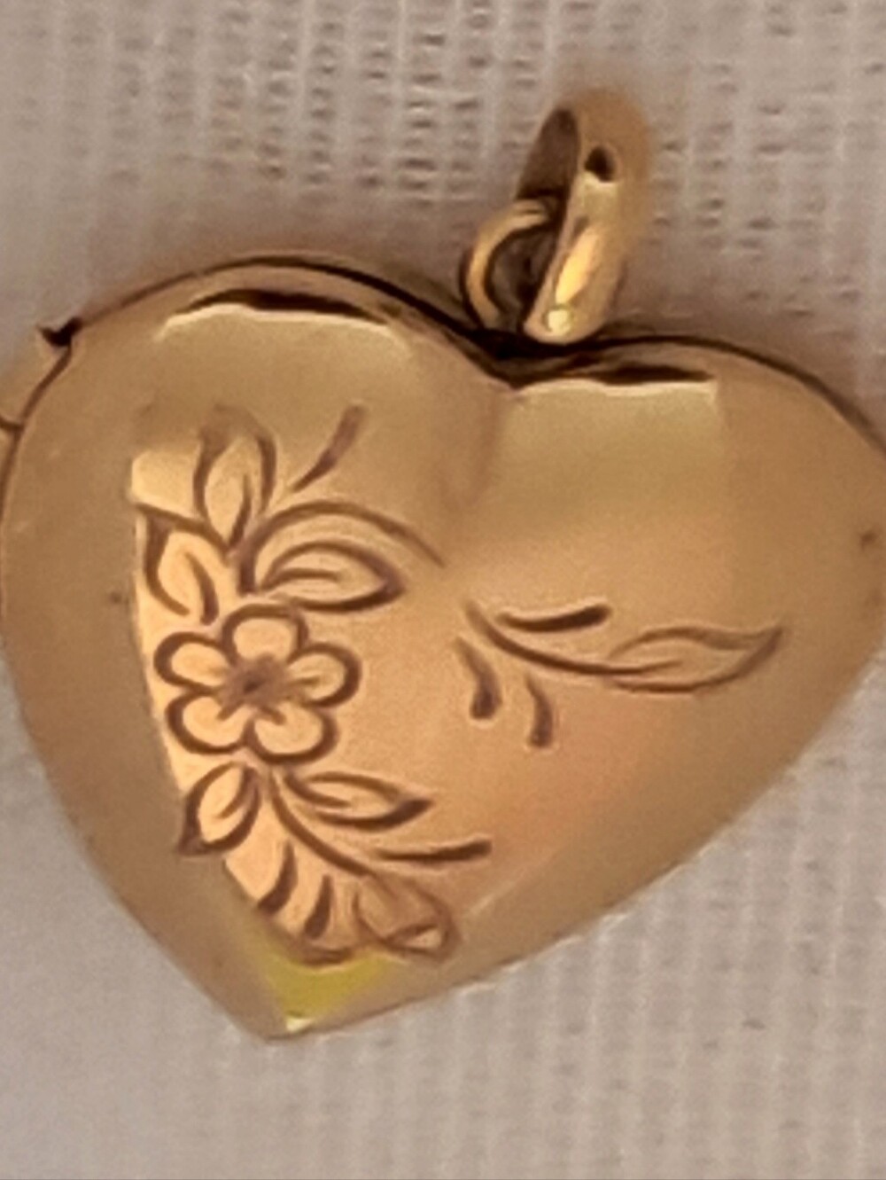 Ballou Floral Small Heart Locket Timeless 14K Gold Pilled BAB